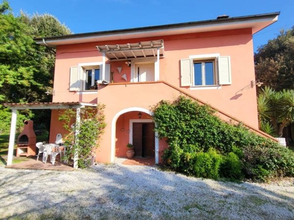 casa indipendente in vendita a San Giuliano Terme in zona Arena-Metato