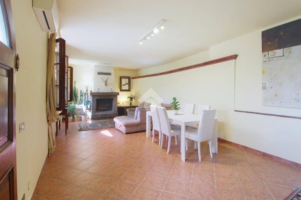casa indipendente in vendita a San Giuliano Terme in zona Ripafratta