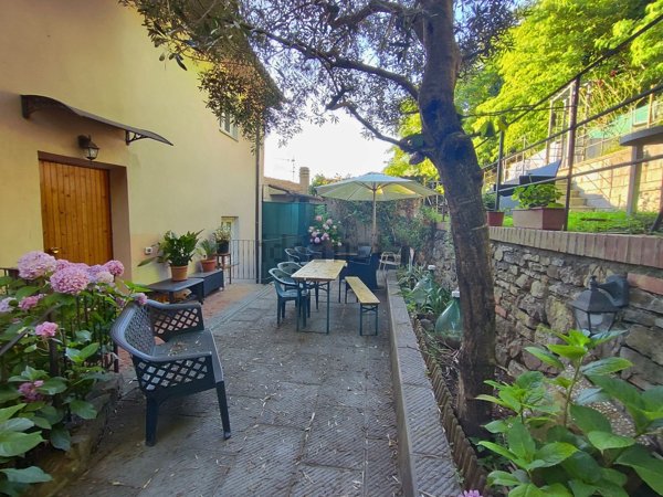 casa indipendente in vendita a San Giuliano Terme in zona Pugnano