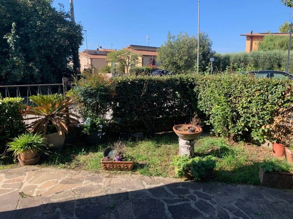 casa indipendente in vendita a San Giuliano Terme in zona Madonna dell'Acqua