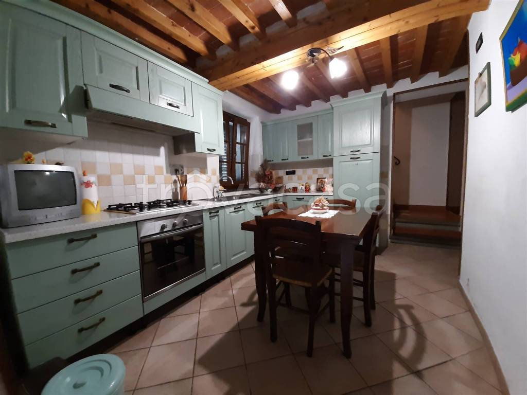 casa indipendente in vendita a San Giuliano Terme in zona Agnano