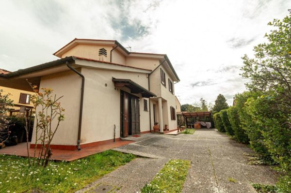 casa indipendente in vendita a San Giuliano Terme in zona Pontasserchio