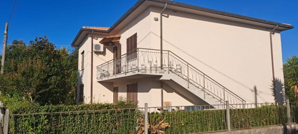 casa indipendente in vendita a San Giuliano Terme in zona Madonna dell'Acqua