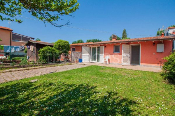 casa indipendente in vendita a San Giuliano Terme in zona Arena-Metato