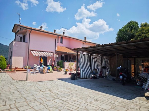 casa indipendente in vendita a San Giuliano Terme in zona Colognole