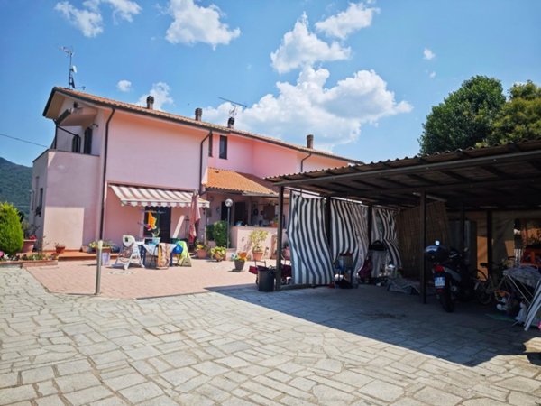 casa indipendente in vendita a San Giuliano Terme in zona Colognole