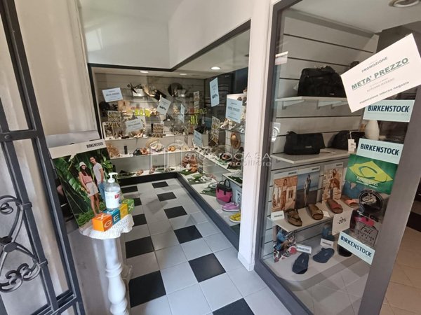 locale commerciale in vendita a San Giuliano Terme