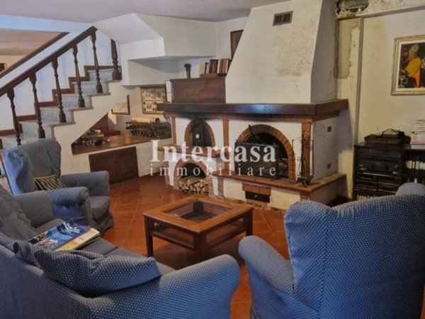 casa indipendente in vendita a San Giuliano Terme in zona Agnano