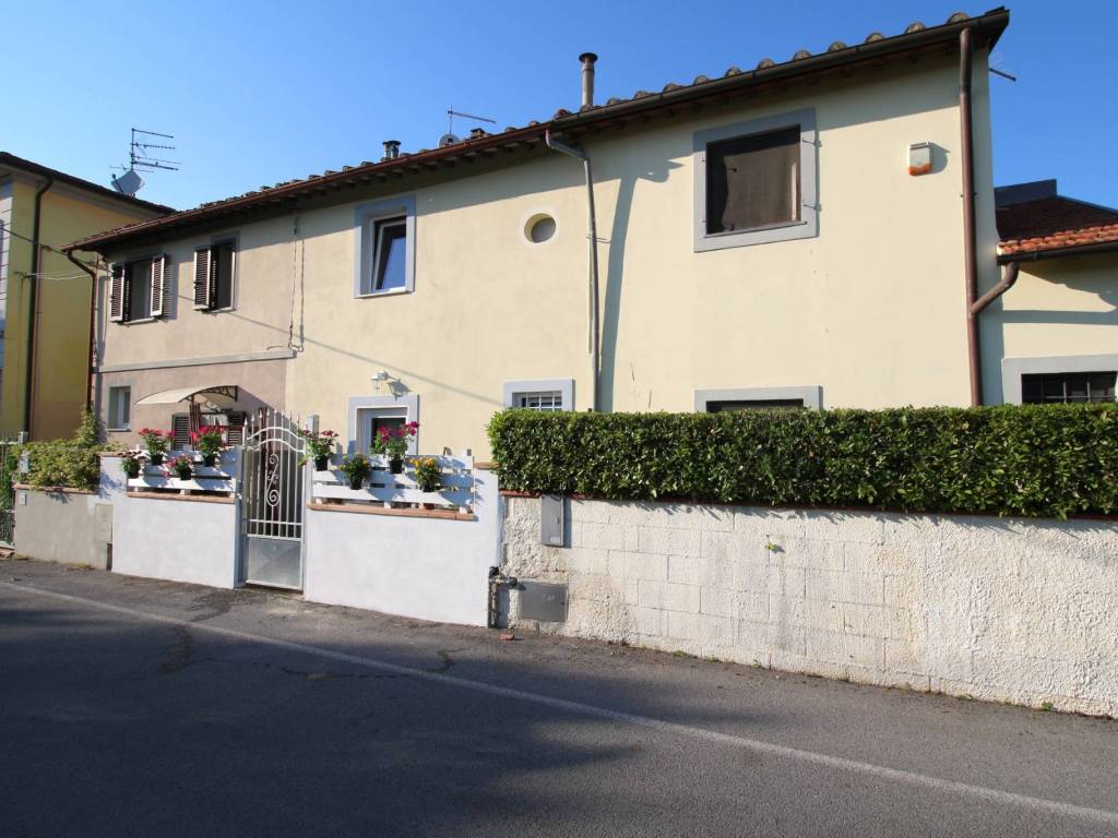 casa indipendente in vendita a San Giuliano Terme in zona Ghezzano
