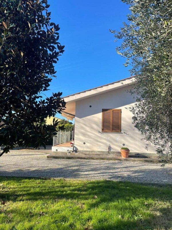 casa indipendente in vendita a San Giuliano Terme in zona Arena-Metato