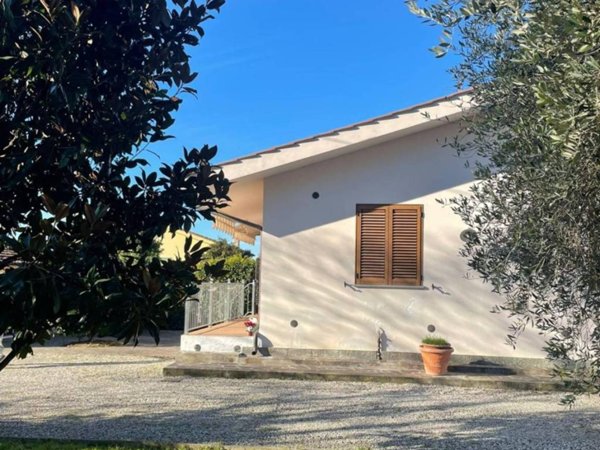 casa indipendente in vendita a San Giuliano Terme in zona Arena-Metato