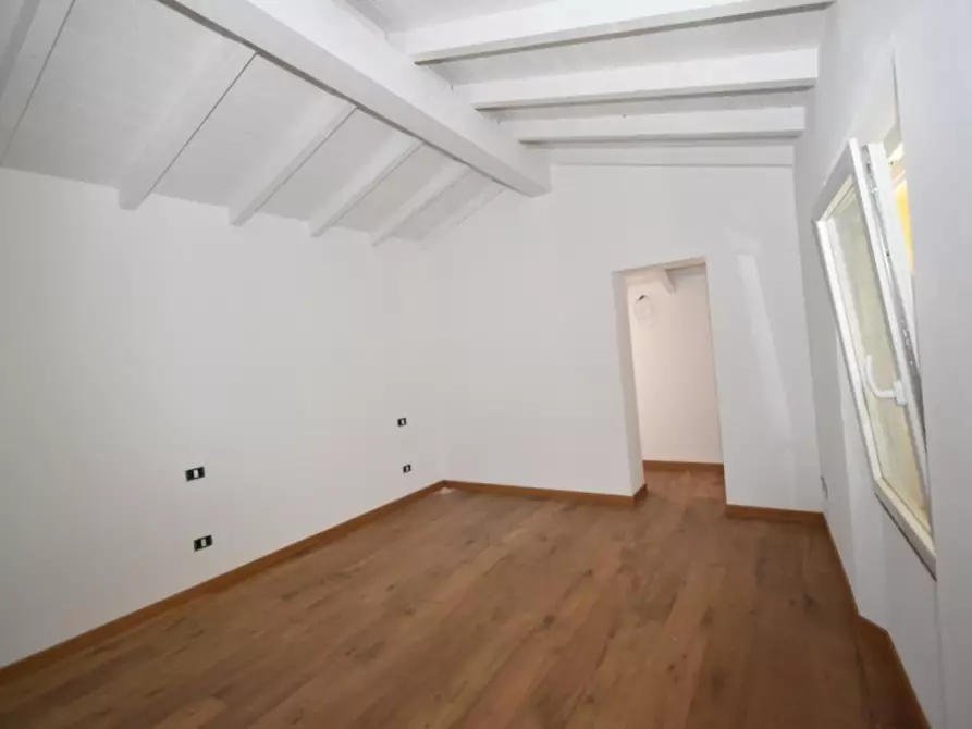 intera palazzina in vendita a San Giuliano Terme in zona Arena-Metato
