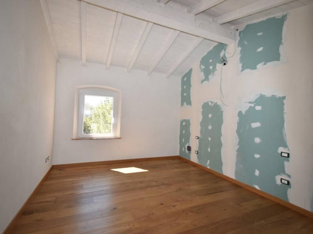 intera palazzina in vendita a San Giuliano Terme in zona Arena-Metato
