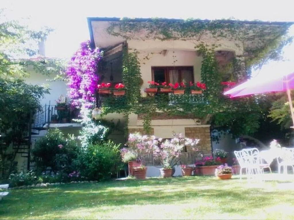 casa indipendente in vendita a San Giuliano Terme in zona Agnano