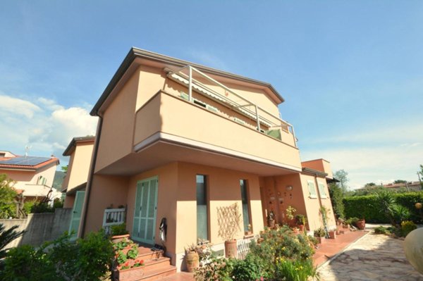 casa indipendente in vendita a San Giuliano Terme in zona Pappiana