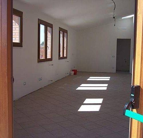 negozio in vendita a San Giuliano Terme in zona Gello
