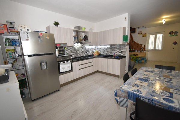 casa indipendente in vendita a San Giuliano Terme in zona Gello