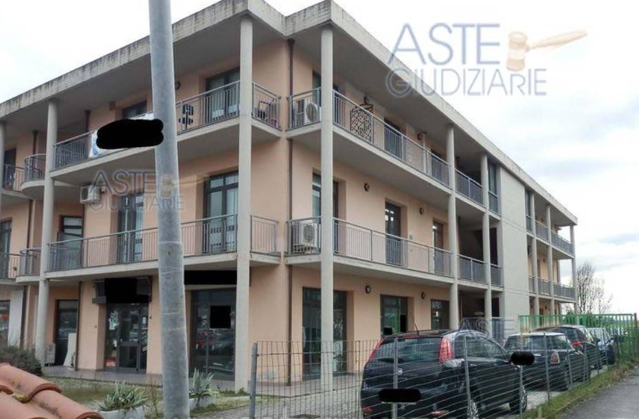 negozio in vendita a San Giuliano Terme in zona Pontasserchio