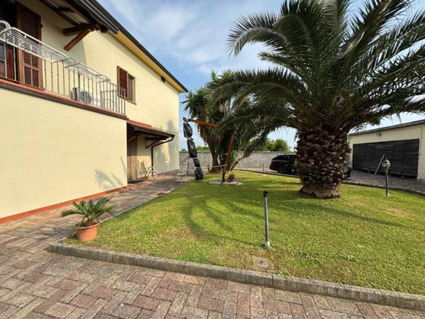 casa indipendente in vendita a San Giuliano Terme in zona Pontasserchio