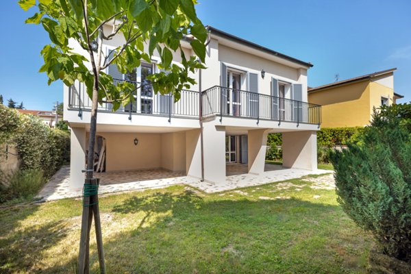 casa indipendente in vendita a San Giuliano Terme in zona Madonna dell'Acqua