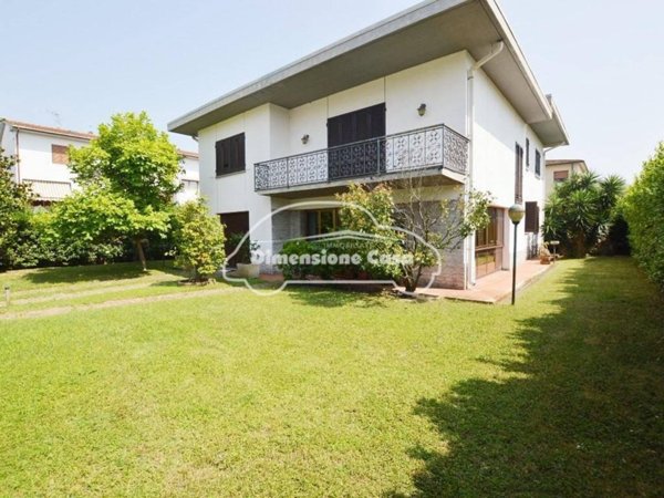 casa indipendente in vendita a San Giuliano Terme in zona Arena-Metato