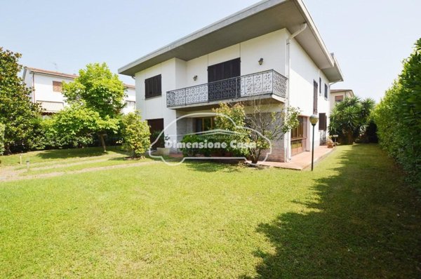 casa indipendente in vendita a San Giuliano Terme in zona Arena-Metato