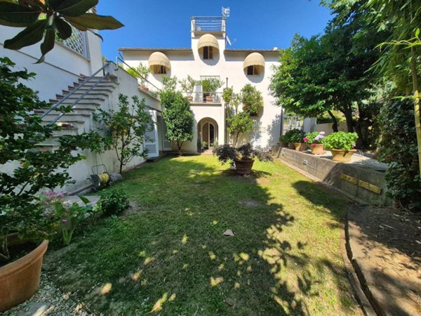 casa indipendente in vendita a San Giuliano Terme in zona Agnano