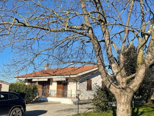 casa indipendente in vendita a San Giuliano Terme in zona Arena-Metato