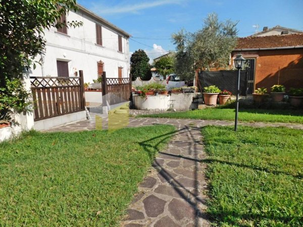 casa indipendente in vendita a San Giuliano Terme in zona Arena-Metato