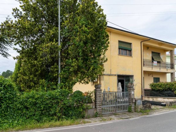 casa indipendente in vendita a San Giuliano Terme in zona Campo
