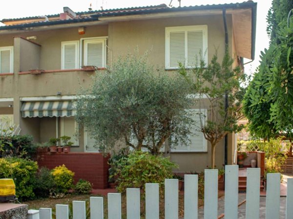 casa indipendente in vendita a San Giuliano Terme in zona Gello