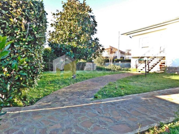 casa indipendente in vendita a San Giuliano Terme in zona Madonna dell'Acqua