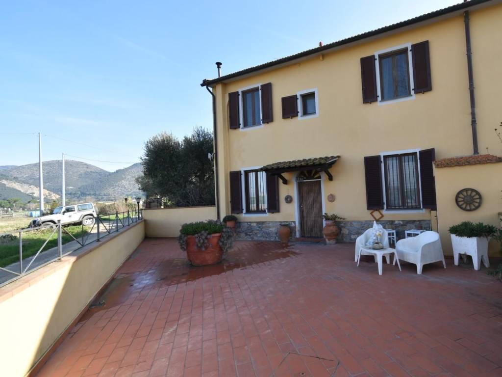 casa indipendente in vendita a San Giuliano Terme