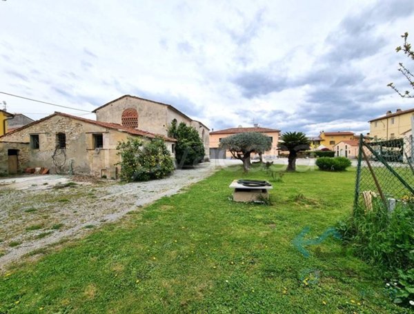 casa indipendente in vendita a San Giuliano Terme in zona Molina di Quosa