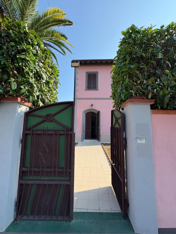 casa indipendente in vendita a San Giuliano Terme in zona Molina di Quosa