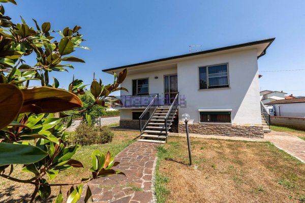 casa indipendente in vendita a San Giuliano Terme