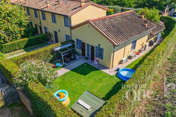casa indipendente in vendita a San Giuliano Terme in zona Campo