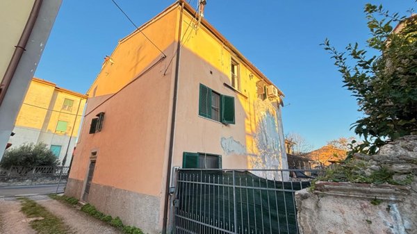 casa indipendente in vendita a San Giuliano Terme in zona Campo