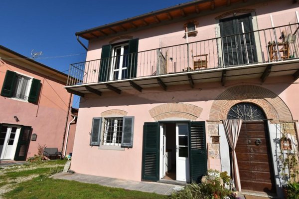 casa indipendente a San Giuliano Terme in zona Sant'Andrea in Pescaiola