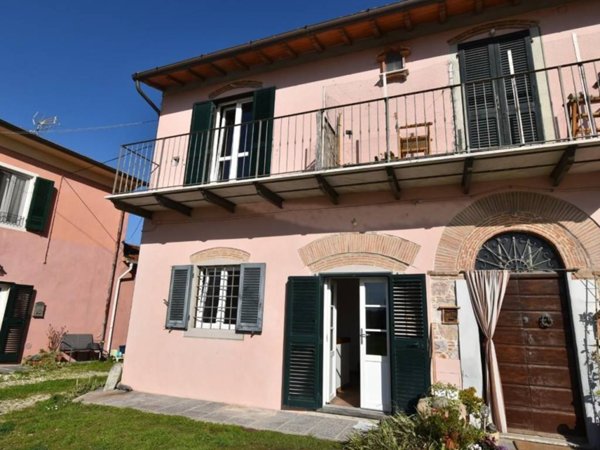 casa indipendente a San Giuliano Terme in zona Sant'Andrea in Pescaiola