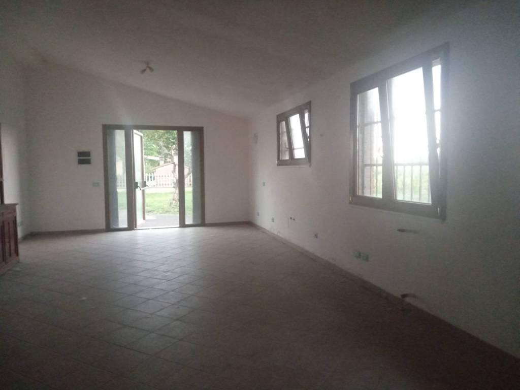 negozio in vendita a San Giuliano Terme in zona Pappiana