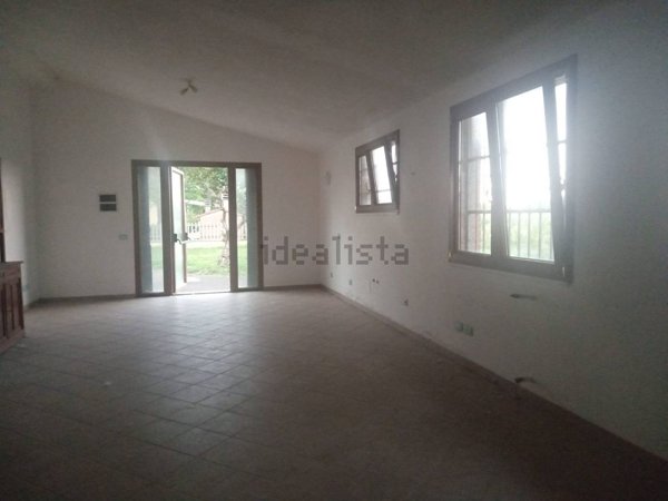 locale di sgombero in vendita a San Giuliano Terme in zona San Martino a Ulmiano