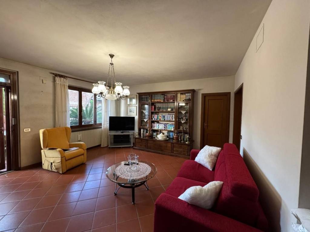 casa indipendente in vendita a San Giuliano Terme in zona Agnano