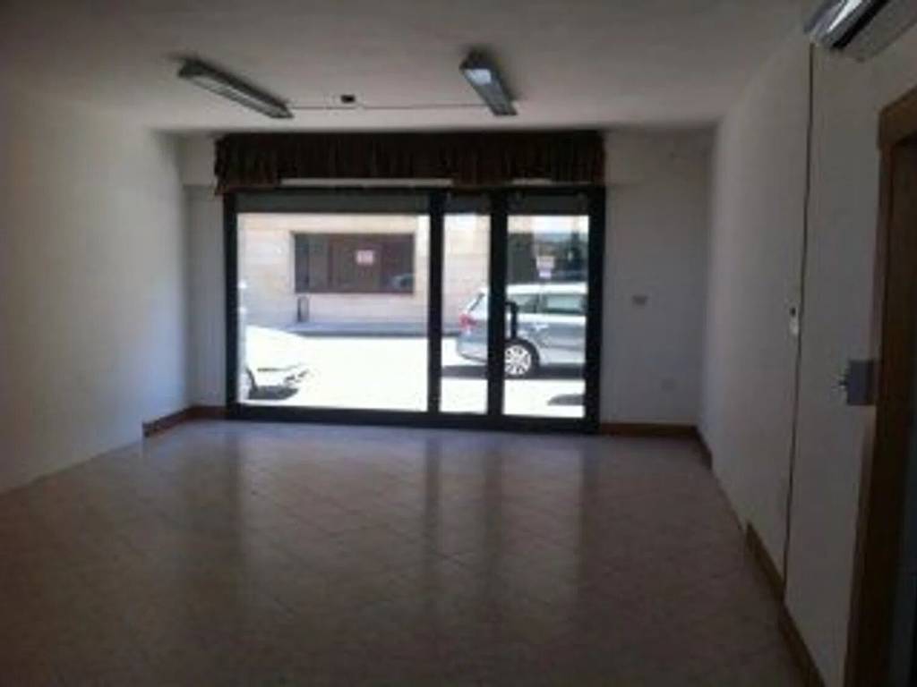negozio in vendita a San Giuliano Terme