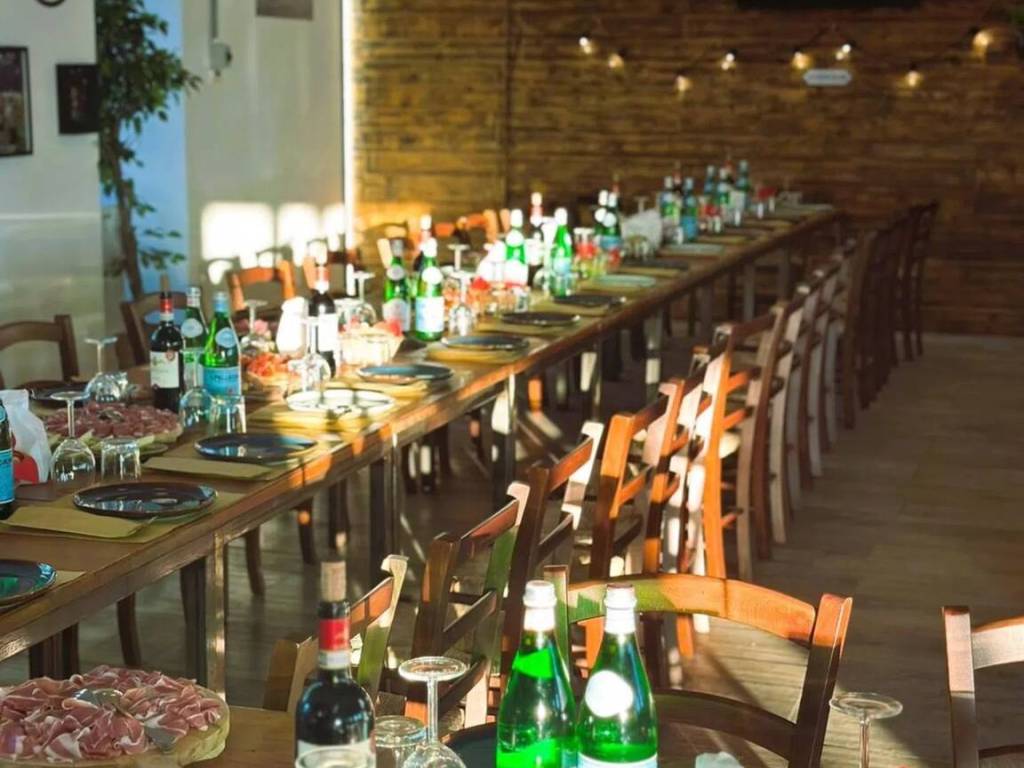 negozio in vendita a San Giuliano Terme in zona Agnano