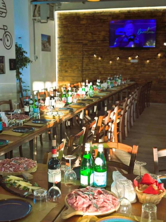 negozio in vendita a San Giuliano Terme in zona Agnano