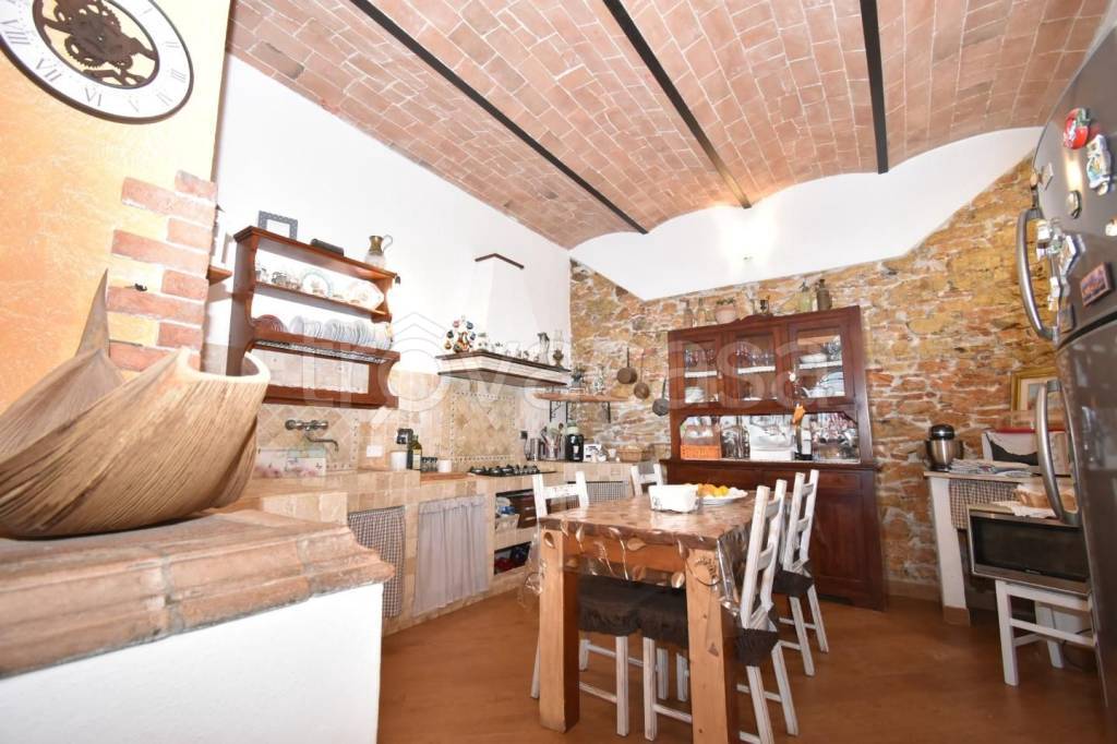 casa indipendente in vendita a San Giuliano Terme