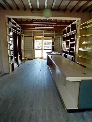 negozio in vendita a San Giuliano Terme