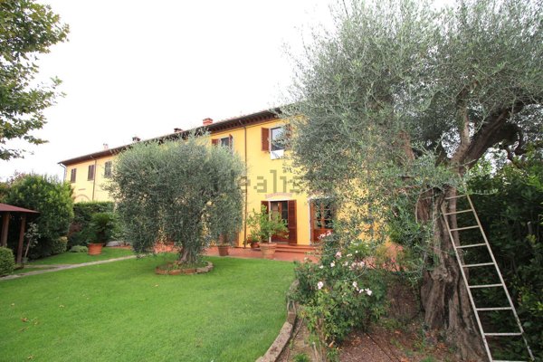 casa indipendente in vendita a San Giuliano Terme in zona San Martino a Ulmiano
