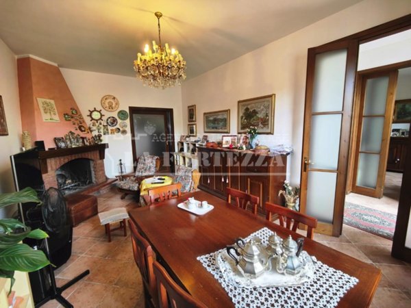 casa indipendente in vendita a San Giuliano Terme in zona Colignola